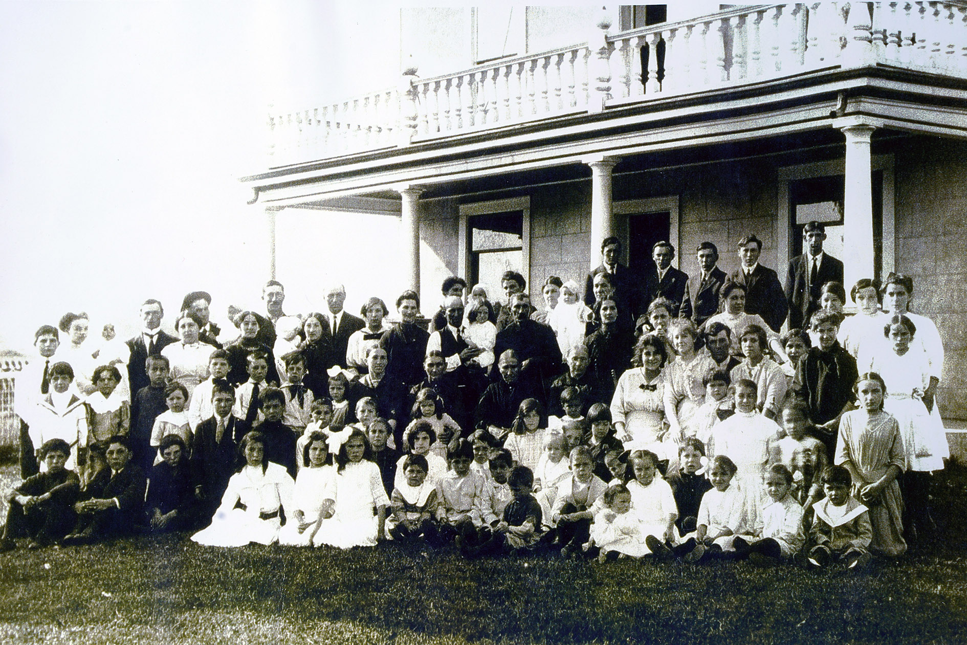 Roque family reunion, c. 1914.